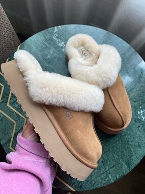 Ugg disquette platform slippers size 7